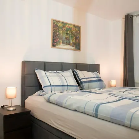 Schoene 80m2, 3 Schlafzimmer, 2 Baeder, Zentrumnah, 3og