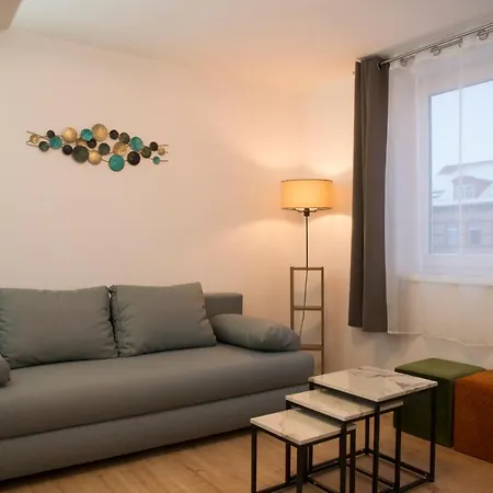 Schoene 80m2, 3 Schlafzimmer, 2 Baeder, Zentrumnah, 3og