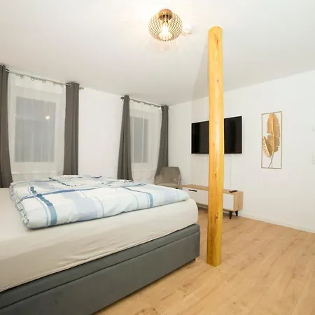 Appartement Schoene 80m2, 3 Schlafzimmer, 2 Baeder, Zentrumnah, 3og *