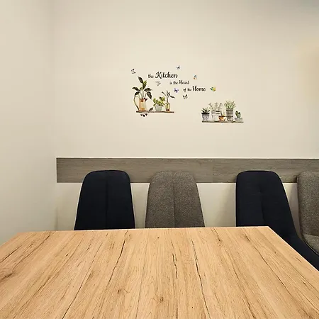 Schoene 80m2, 3 Schlafzimmer, 2 Baeder, Zentrumnah, 3og *