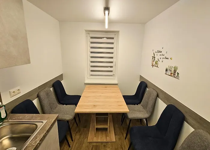 Appartement Schoene 80m2, 3 Schlafzimmer, 2 Baeder, Zentrumnah, 3og *