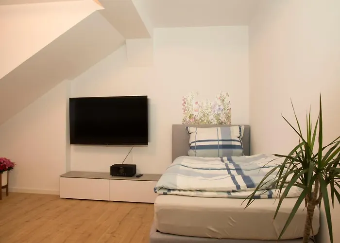 Schoene 80m2, 3 Schlafzimmer, 2 Baeder, Zentrumnah, 3og