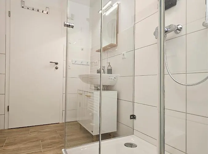 Appartement Schoene 80m2, 3 Schlafzimmer, 2 Baeder, Zentrumnah, 3og *