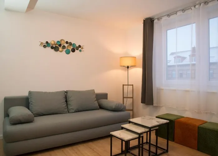 Schoene 80m2, 3 Schlafzimmer, 2 Baeder, Zentrumnah, 3og