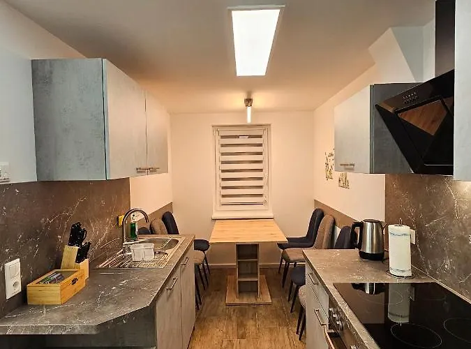 Appartement Schoene 80m2, 3 Schlafzimmer, 2 Baeder, Zentrumnah, 3og Erfurt