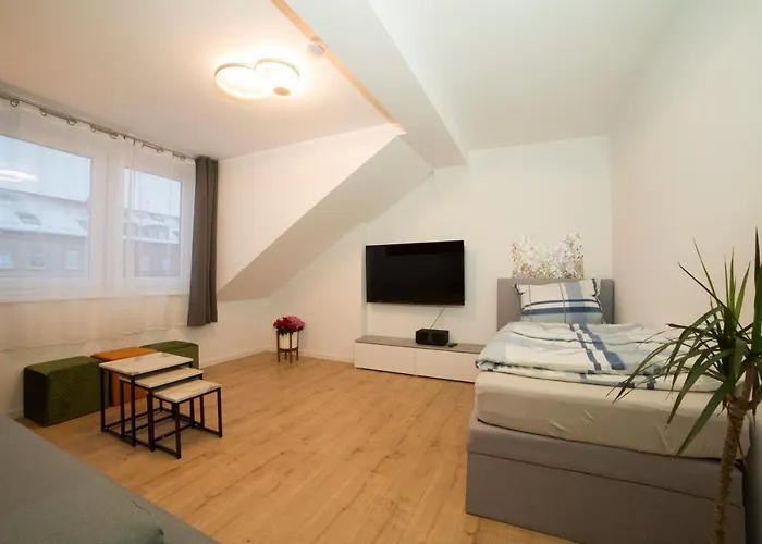 Schoene 80m2, 3 Schlafzimmer, 2 Baeder, Zentrumnah, 3og Appartement