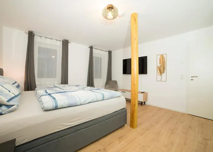 Appartement Schoene 80m2, 3 Schlafzimmer, 2 Baeder, Zentrumnah, 3og *