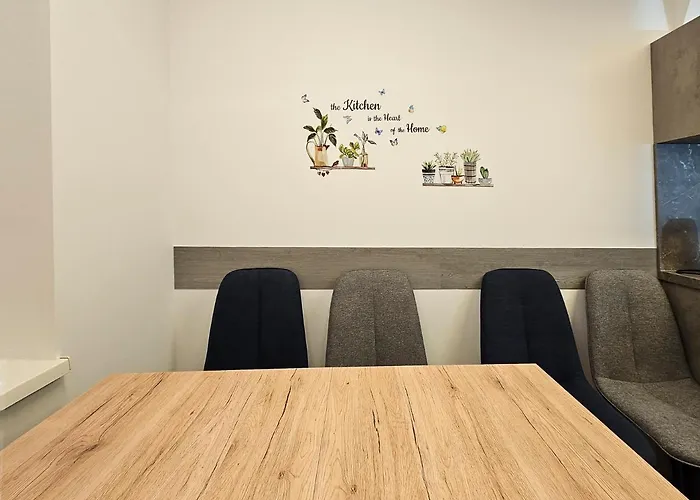 Schoene 80m2, 3 Schlafzimmer, 2 Baeder, Zentrumnah, 3og *