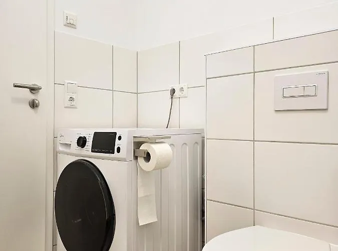 Appartement Schoene 80m2, 3 Schlafzimmer, 2 Baeder, Zentrumnah, 3og Erfurt