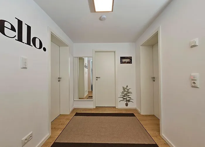 Schoene 80m2, 3 Schlafzimmer, 2 Baeder, Zentrumnah, 3og Appartement *