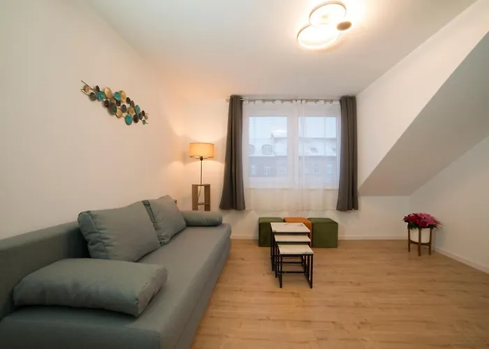 Schoene 80m2, 3 Schlafzimmer, 2 Baeder, Zentrumnah, 3og