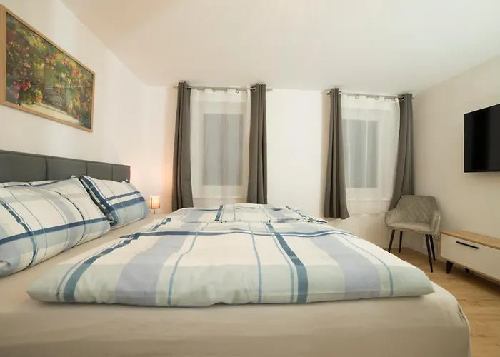 Schoene 80m2, 3 Schlafzimmer, 2 Baeder, Zentrumnah, 3og Appartement