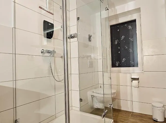 Appartement Schoene 80m2, 3 Schlafzimmer, 2 Baeder, Zentrumnah, 3og Erfurt