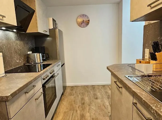 Appartement Schoene 80m2, 3 Schlafzimmer, 2 Baeder, Zentrumnah, 3og Erfurt